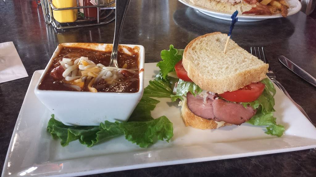 Home Team Grill | restaurant | 1109 Jefferson Davis Hwy, Fredericksburg, VA 22401, USA | 5404791011 OR +1 540-479-1011