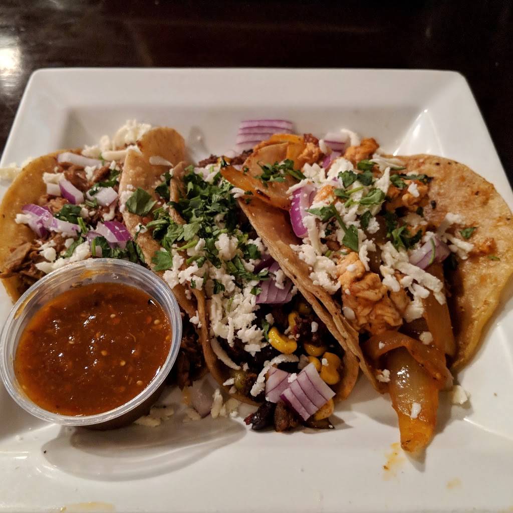 JT Walkers Restaurant and Sports Bar | restaurant | 401 E Main St, Mahomet, IL 61853, USA | 2175861100 OR +1 217-586-1100