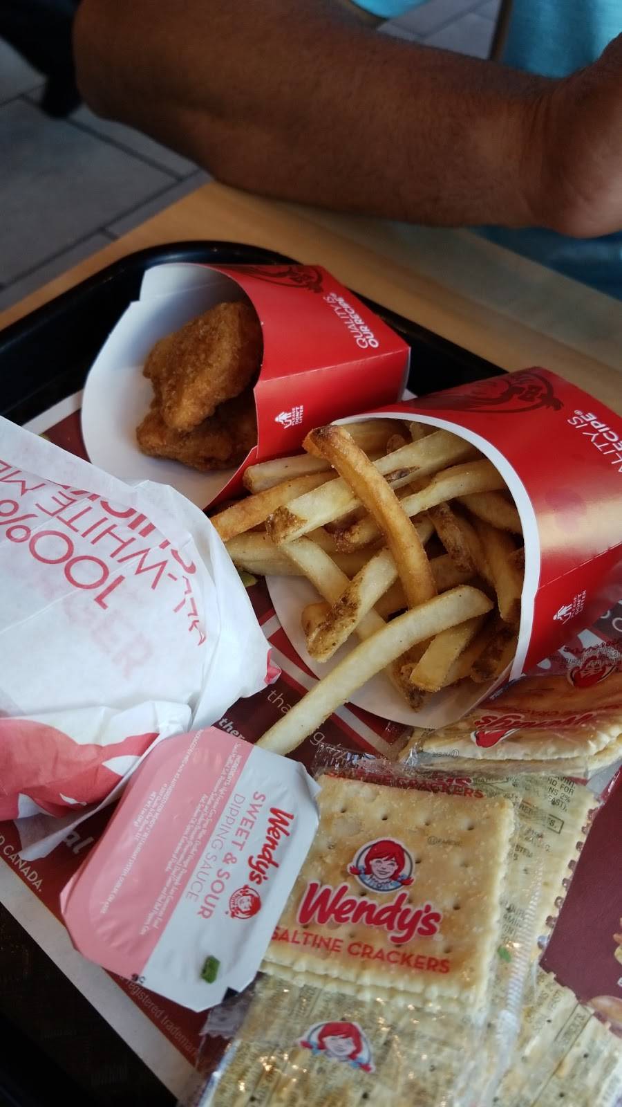 Wendys | restaurant | 10674 W Colonial Dr, Ocoee, FL 34761, USA | 4078772077 OR +1 407-877-2077