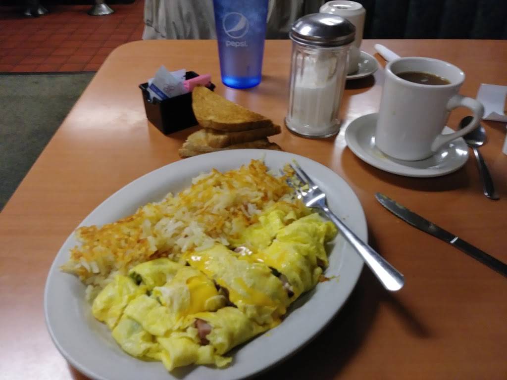 Edgerton Travel Plaza | restaurant | 568 Haugen Rd, Edgerton, WI 53534, USA | 6088849451 OR +1 608-884-9451