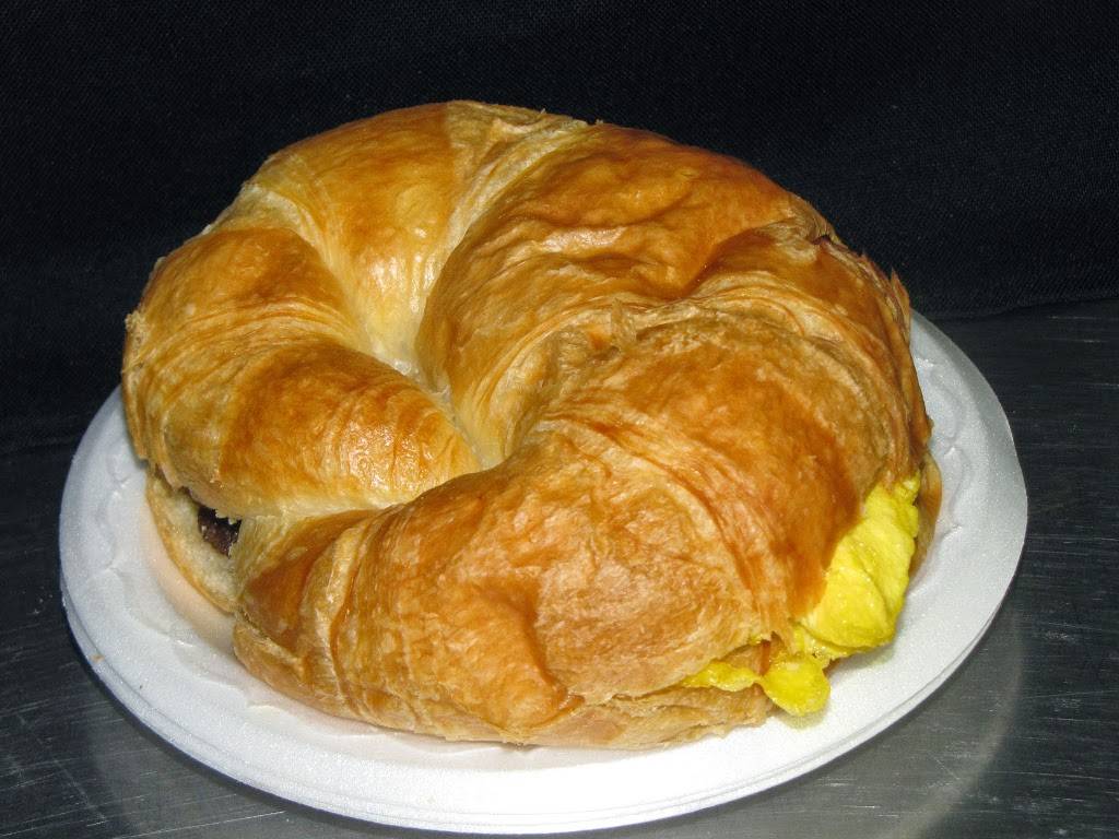 Frank and Papi Latin Restaurant | cafe | 7315 E Broadway Ave, Tampa, FL 33619, USA | 8136212764 OR +1 813-621-2764