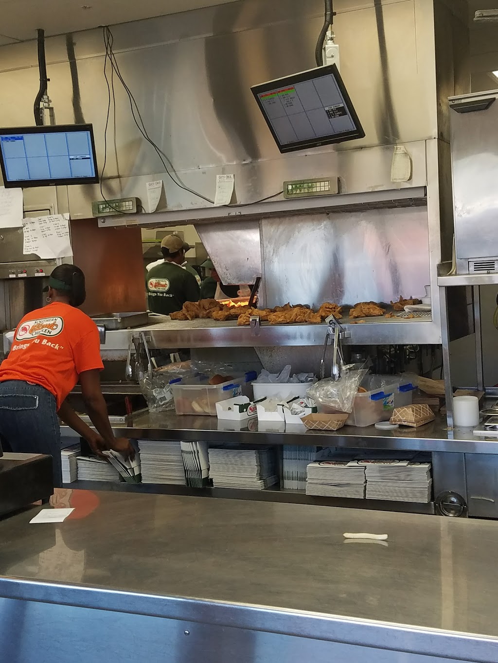 Southern Classic Chicken | restaurant | 1433 Texas St, Natchitoches, LA 71457, USA | 3183527700 OR +1 318-352-7700