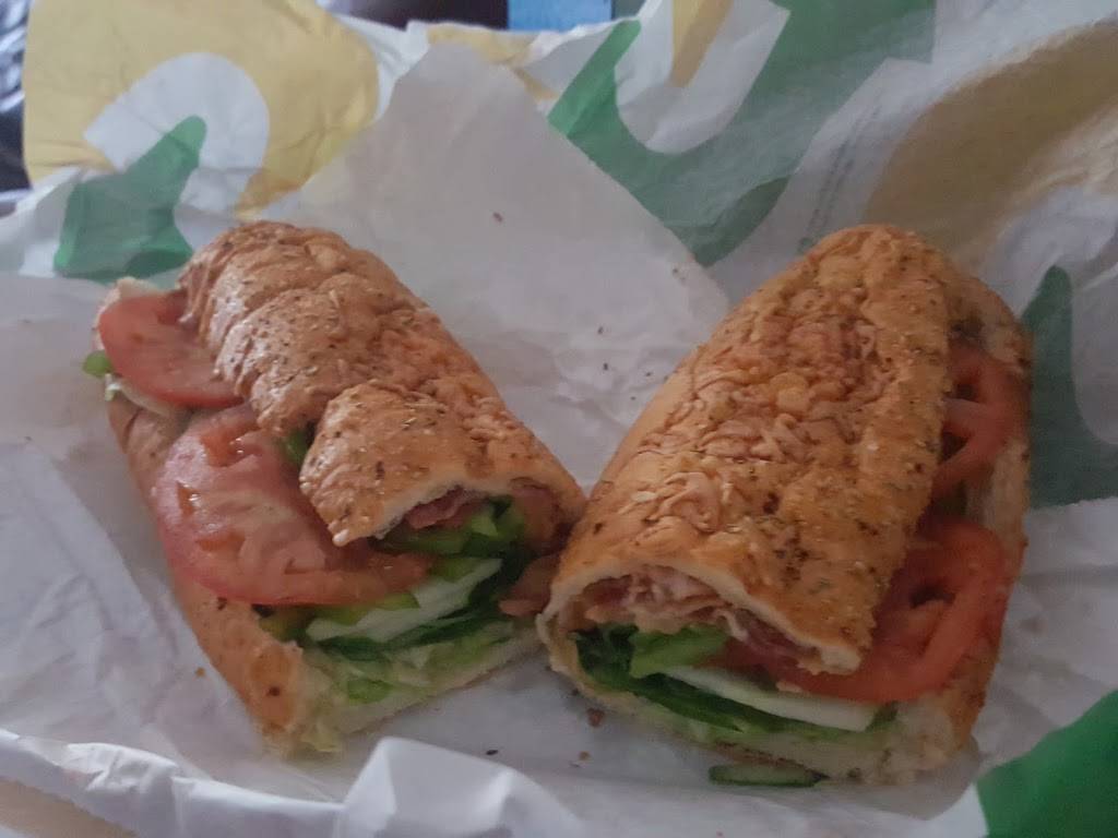 Subway Restaurants | restaurant | 1053 Yonkers Ave, Yonkers, NY 10704, USA | 9142377827 OR +1 914-237-7827