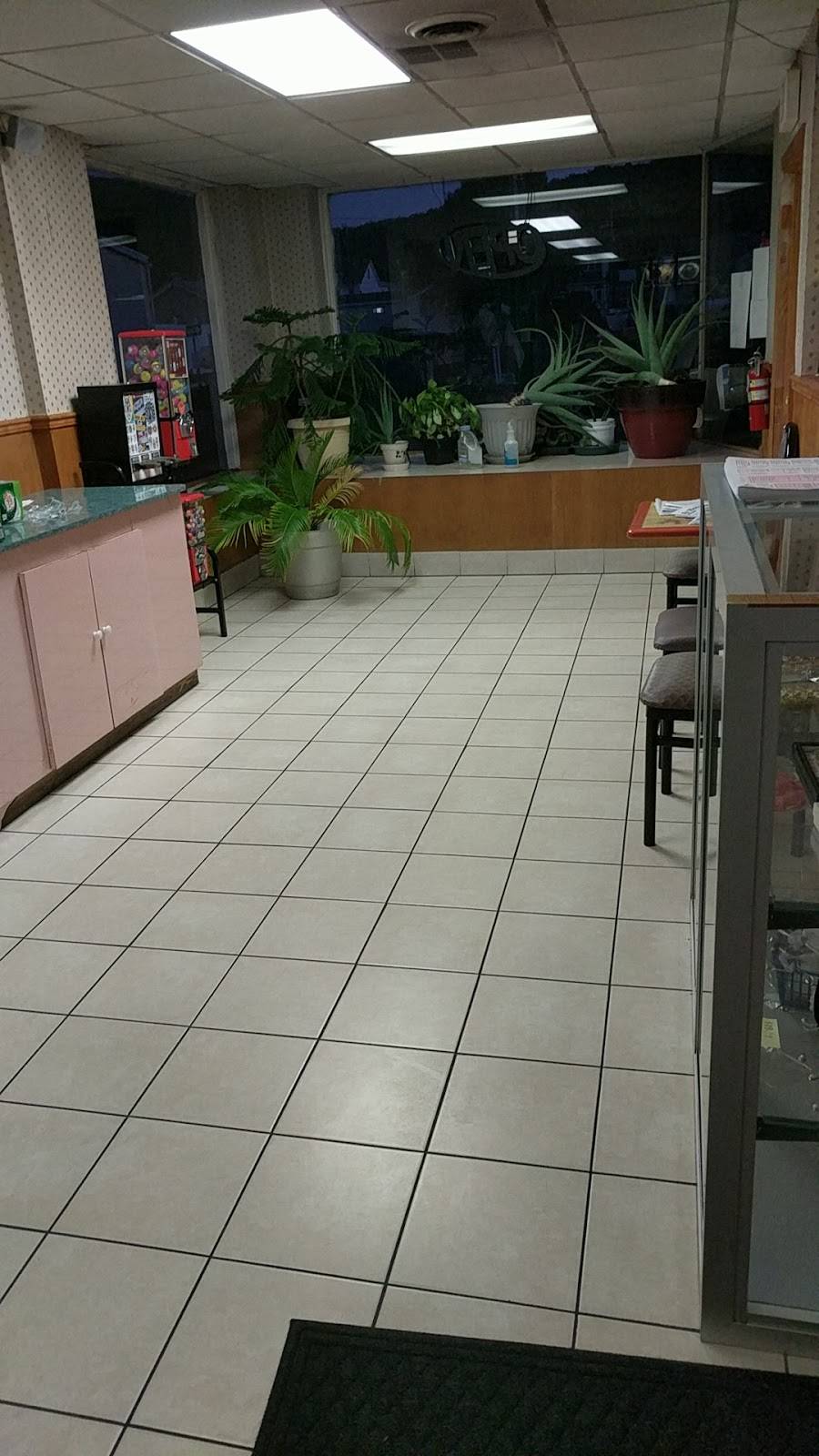 China House | restaurant | 611 Main St, Lykens, PA 17048, USA | 7174537211 OR +1 717-453-7211