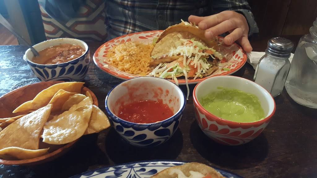 Carnitas Queretaro Mexican Restaurant | restaurant | 7410 Remcon Cir, El Paso, TX 79912, USA | 9155849906 OR +1 915-584-9906