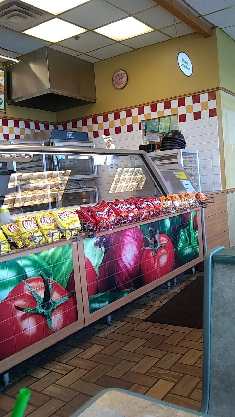 Subway | restaurant | 4080 W Broadway Ave, Robbinsdale, MN 55422, USA | 7635330966 OR +1 763-533-0966