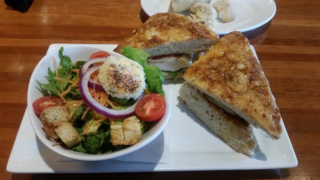 Pepperoni Grill Edmond | restaurant | 1000 W Covell Rd, Edmond, OK 73003, USA | 4052855454 OR +1 405-285-5454