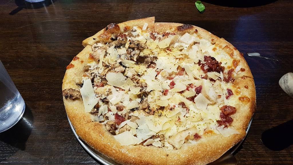 Tomato Bar Pizza Bakery | restaurant | 10547 Broadway, Crown Point, IN 46307, USA | 2193332178 OR +1 219-333-2178