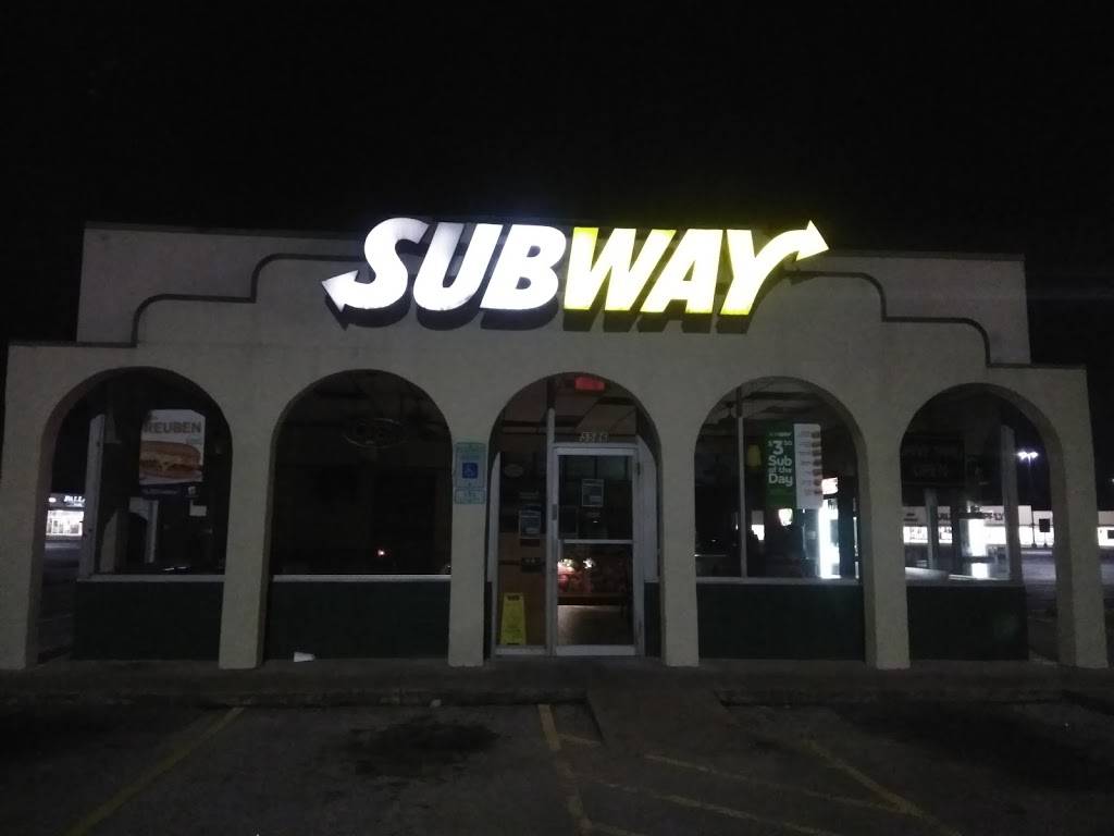 Subway Restaurants | restaurant | 5586 North Frwy, Store # 28, Northtown Plaza, Houston, TX 77076, USA | 7136915533 OR +1 713-691-5533