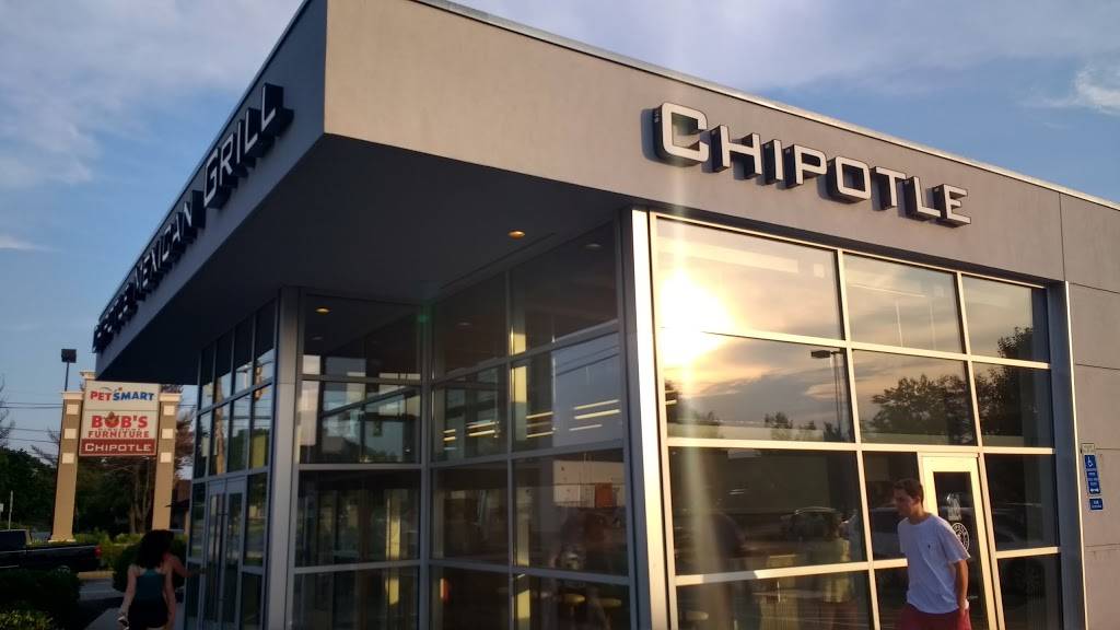 Chipotle Mexican Grill | restaurant | 112 Commerce Way, Woburn, MA 01801, USA | 7819335450 OR +1 781-933-5450