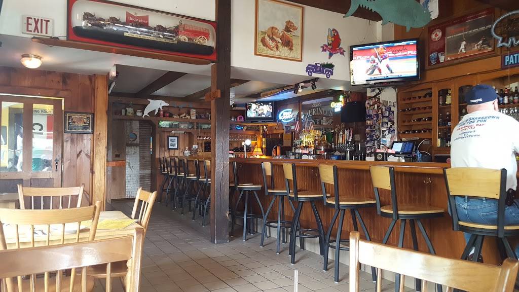 Laurinos Tavern | restaurant | 3668 Main St, Brewster, MA 02631, USA | 5088966135 OR +1 508-896-6135