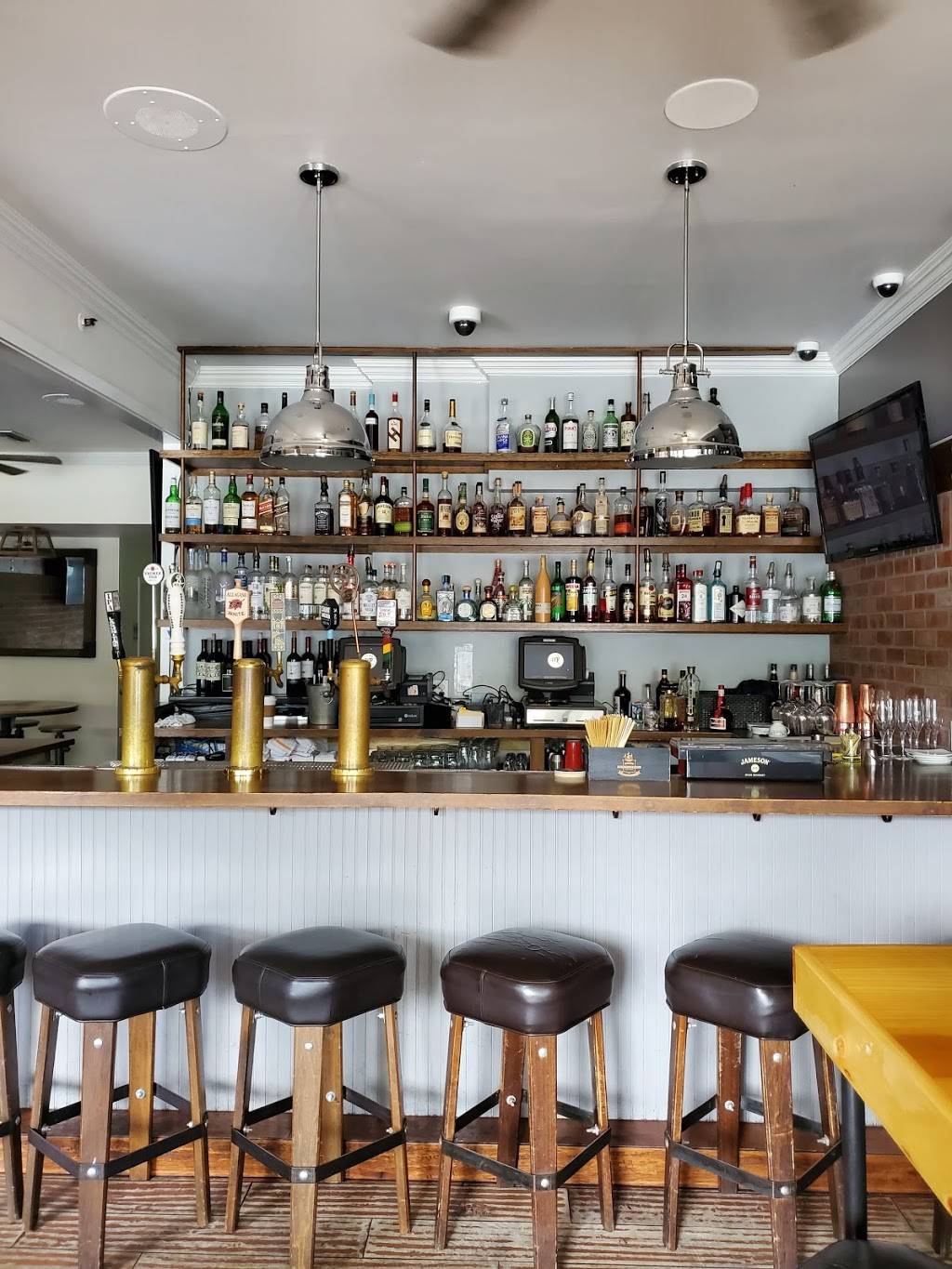 Dobbs Ferry Bar | restaurant | 406 Hayes St, San Francisco, CA 94102, USA | 4158576791 OR +1 415-857-6791