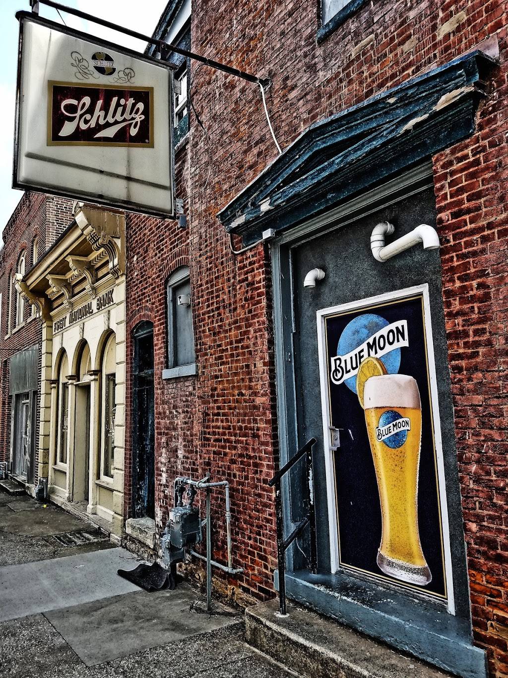 Route 66 Craft Beer and Wine | restaurant | 232 East Side Square, Carlinville, IL 62626, USA | 2178542021 OR +1 217-854-2021