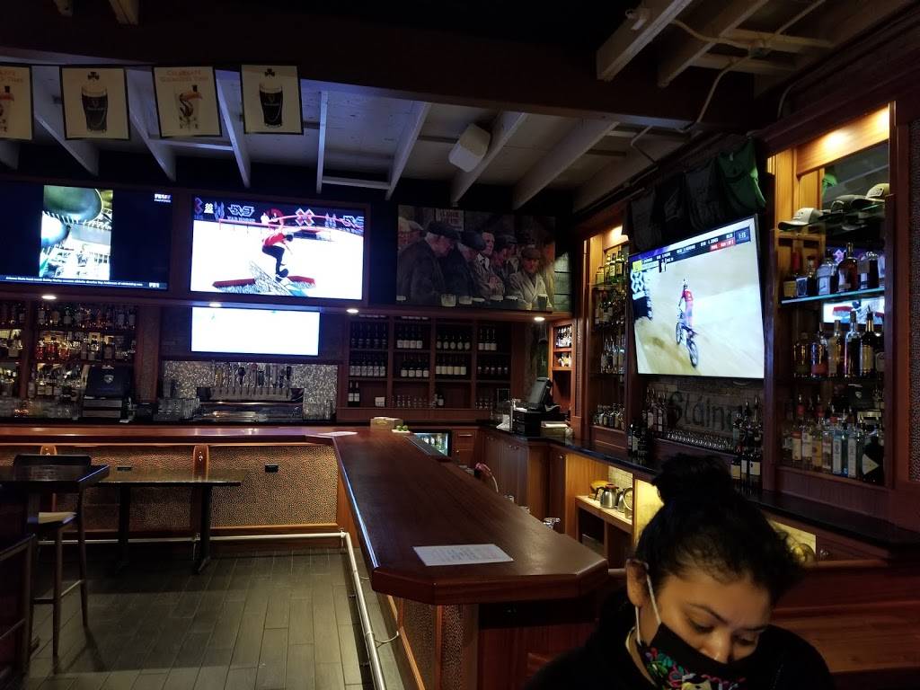 Hennesseys Tavern | restaurant | 1773 Newport Blvd, Costa Mesa, CA 92627, USA | 9496881123 OR +1 949-688-1123