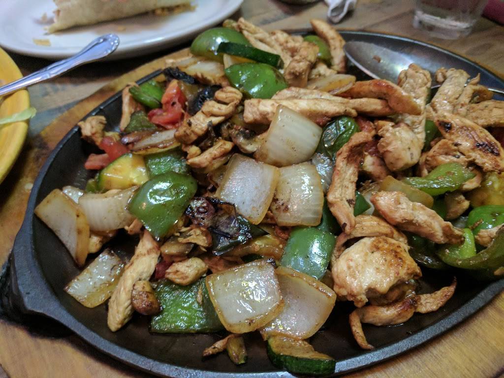 El Valle Mexican Restaurant | restaurant | 305 W John St, Matthews, NC 28105, USA | 7048451417 OR +1 704-845-1417