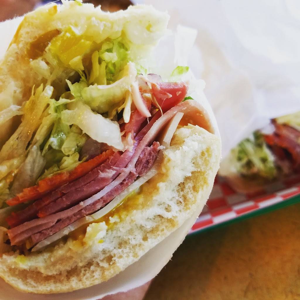 Bennys Place | restaurant | 25021 Madison Ave #106, Murrieta, CA 92562, USA | 9516985660 OR +1 951-698-5660