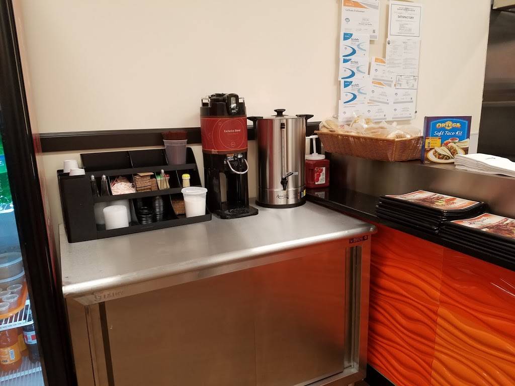 Banquet Restaurant | restaurant | 864 E Grand St, Elizabeth, NJ 07201, USA | 9084698010 OR +1 908-469-8010