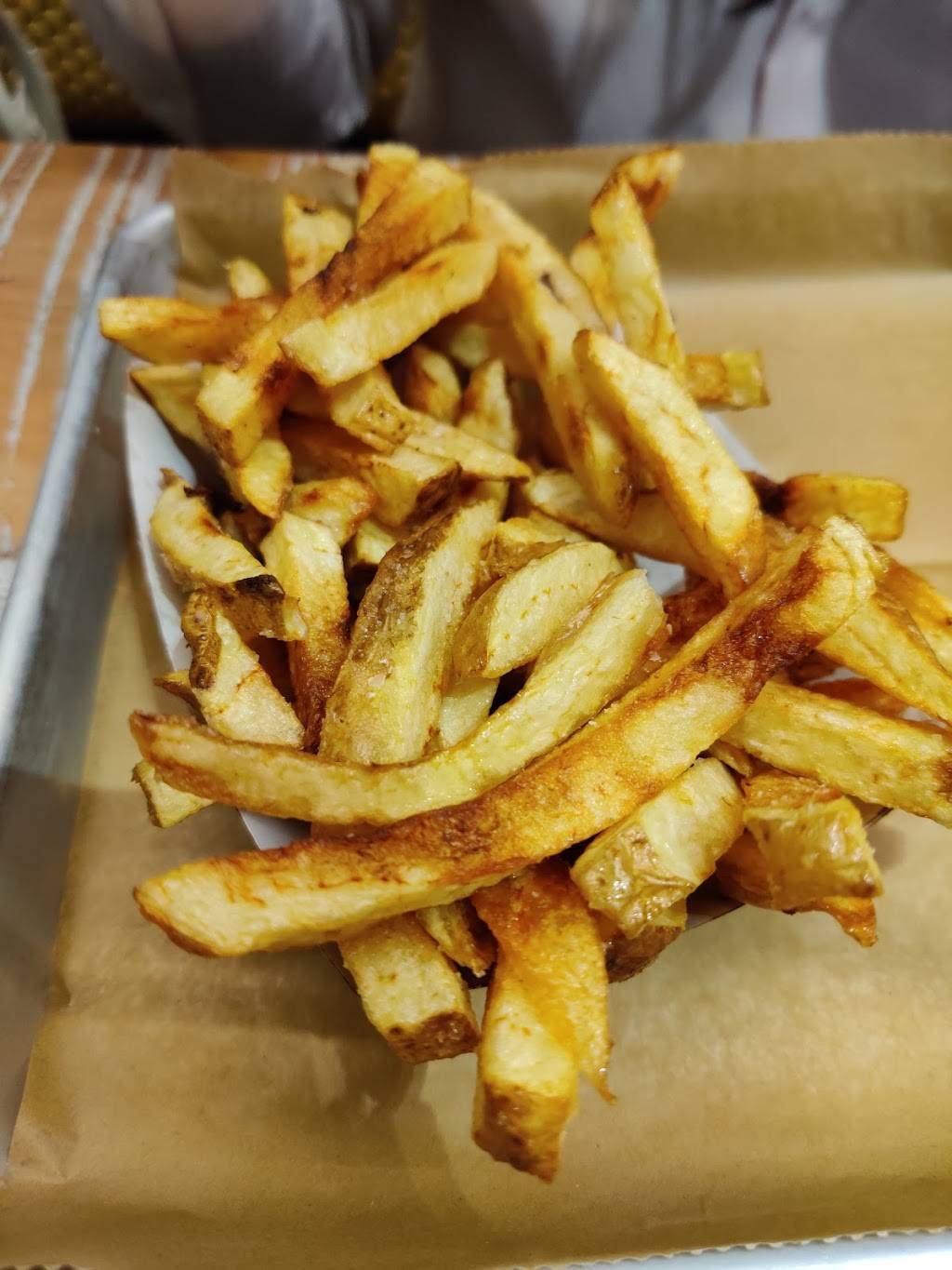 Mainely Burgers | restaurant | 133 Guest St, Brighton, MA 02135, USA | 6179033437 OR +1 617-903-3437