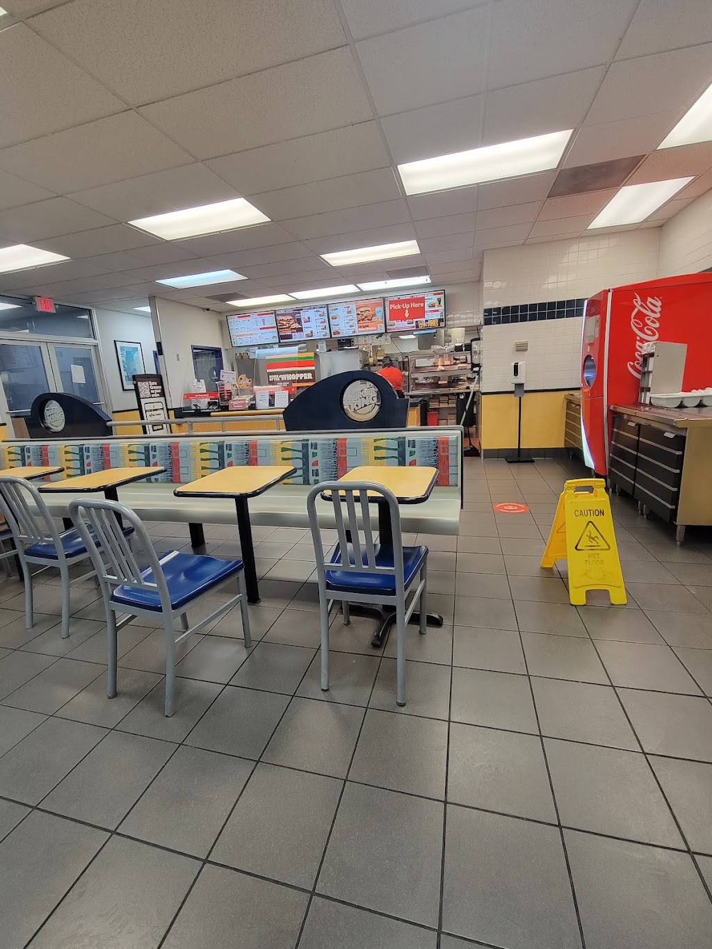 Burger King | restaurant | 2703 S Quillan St, Kennewick, WA 99337, USA | 5095869726 OR +1 509-586-9726