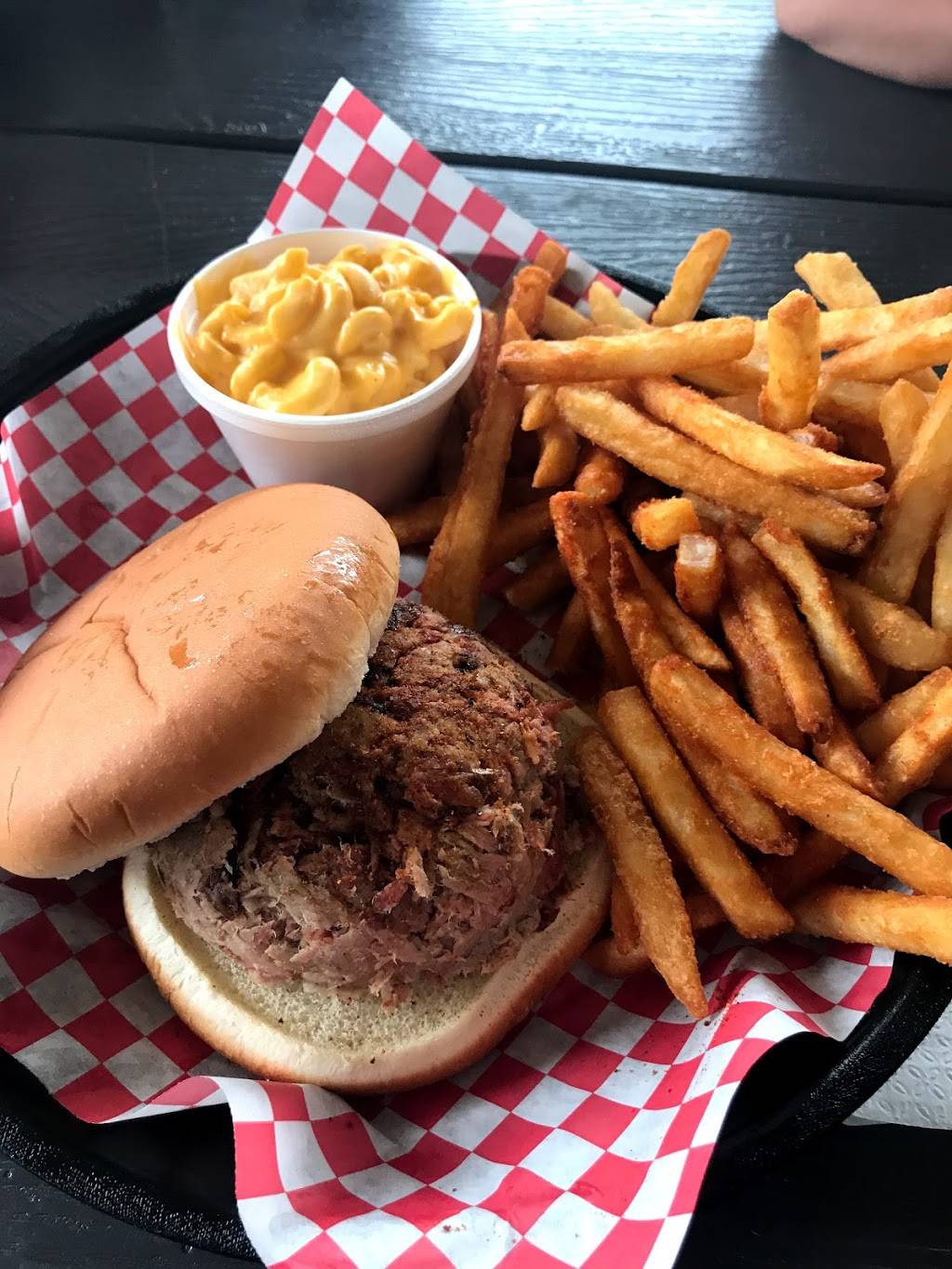 Boss Hoggs BBQ | restaurant | 1198 Wears Valley Rd, Pigeon Forge, TN 37863, USA | 8654464592 OR +1 865-446-4592