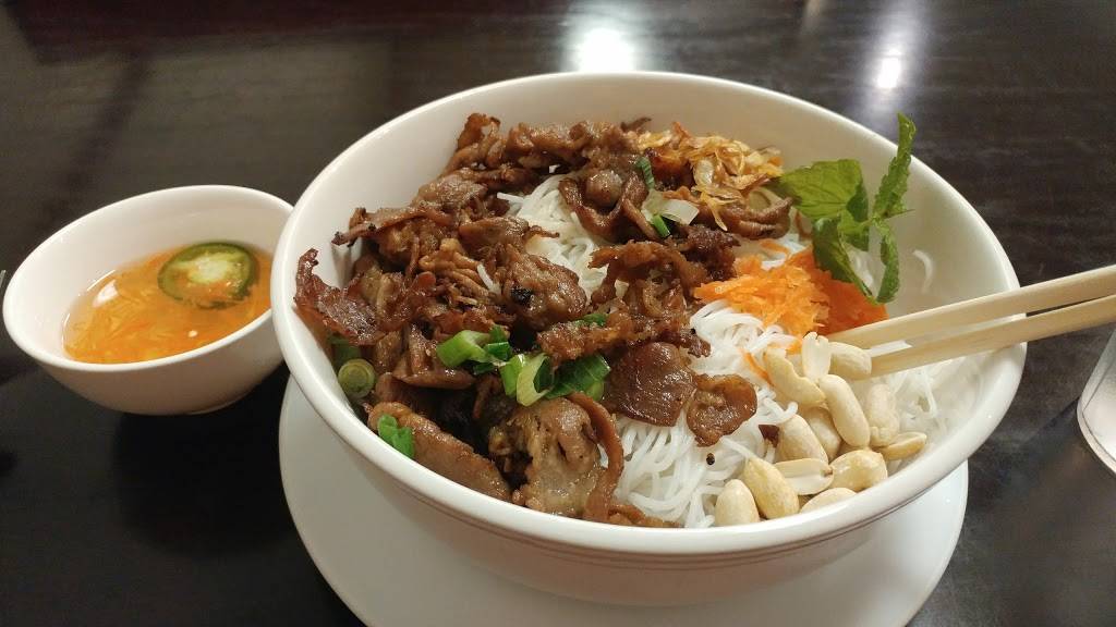 Pho A.V. | restaurant | 3202 E Greenway Rd, Phoenix, AZ 85032, USA | 6029230241 OR +1 602-923-0241