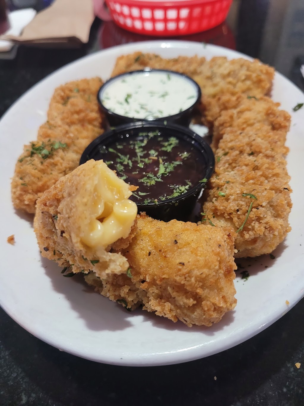 Pluckers Wing Bar | restaurant | 6353 Bluebonnet Blvd, Baton Rouge, LA 70809, USA | 2257610225 OR +1 225-761-0225