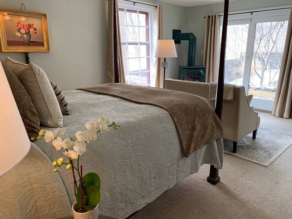 1795 Acorn Inn Bed and Breakfast | restaurant | 4508 NY-64, Canandaigua, NY 14424, USA | 5852292834 OR +1 585-229-2834