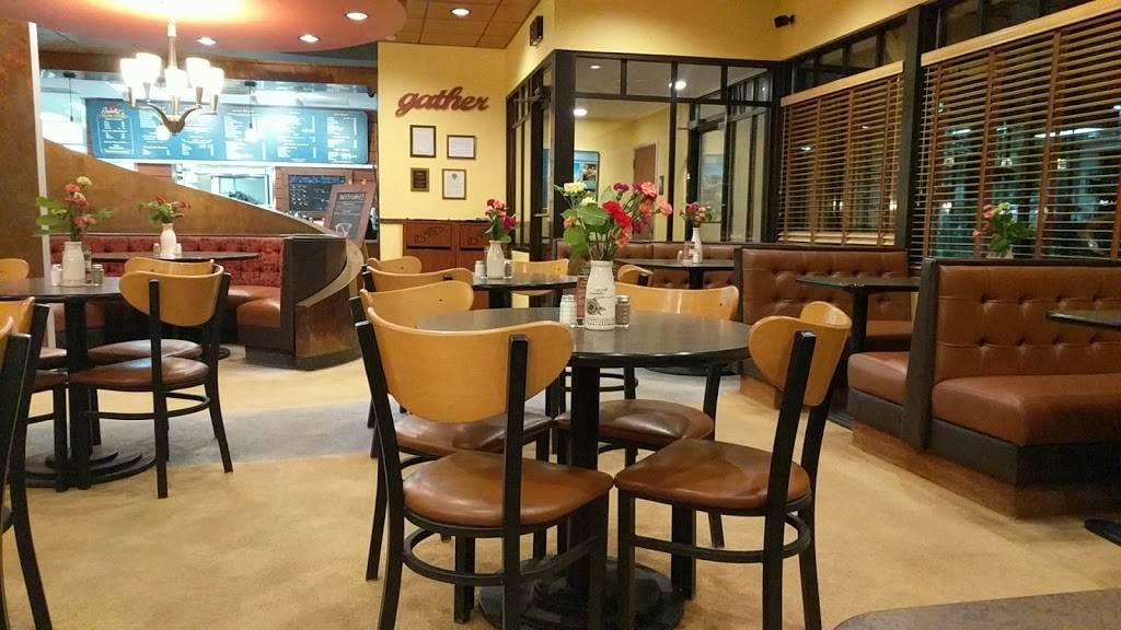 Roberts Frozen Custard | restaurant | N112W16040 Mequon Rd, Germantown, WI 53022, USA | 2622501683 OR +1 262-250-1683