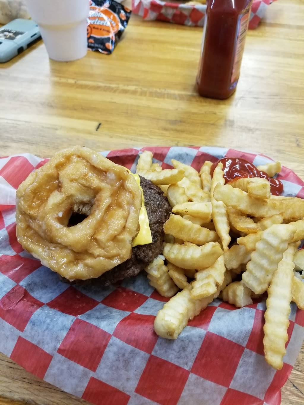 Kennys Flippin Burgers | restaurant | 238 E Yoakum Ave, Chaffee, MO 63740, USA | 5733189400 OR +1 573-318-9400