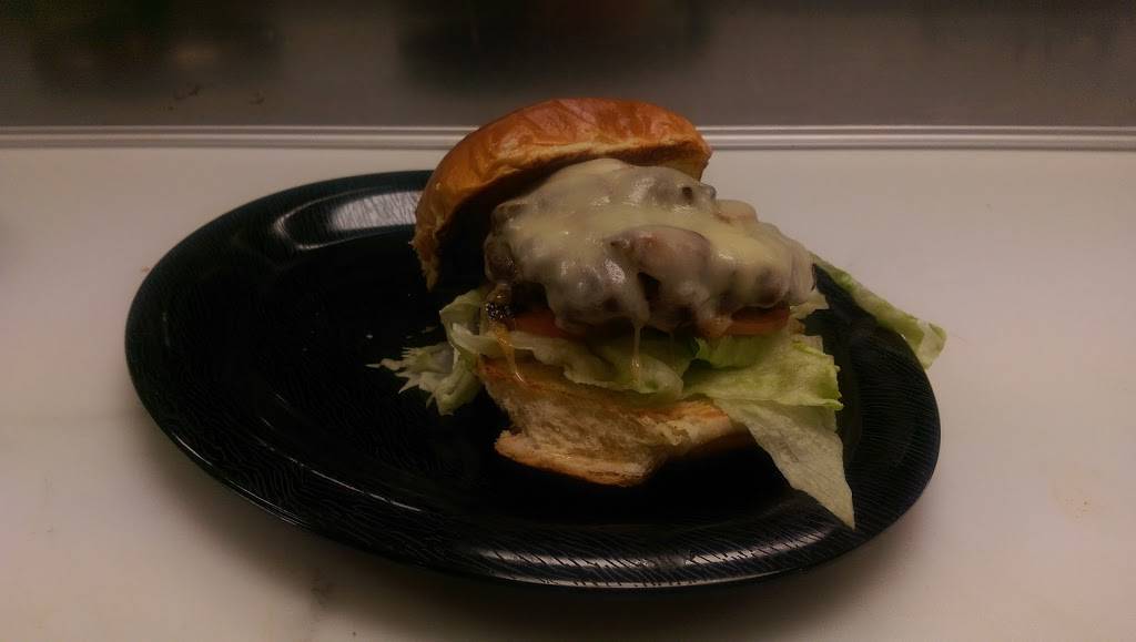 Brewskys | restaurant | 4414 Charles St, Rockford, IL 61108, USA | 8153999300 OR +1 815-399-9300