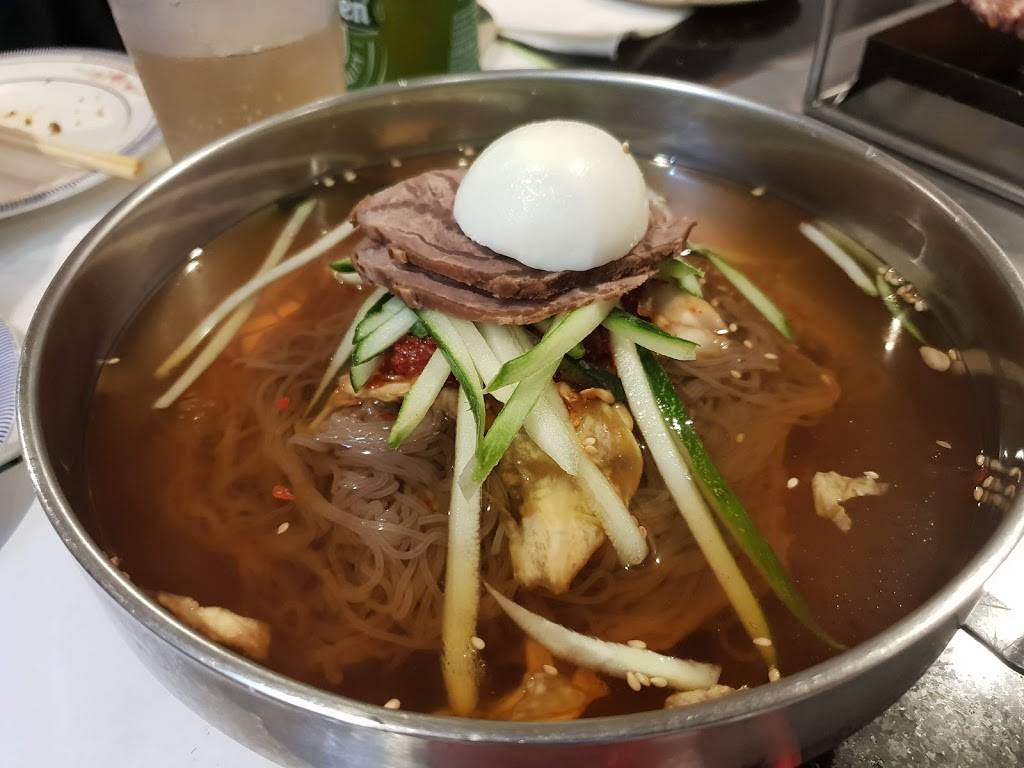 Ming Xing BBQ | restaurant | 35-14 Farrington St, Flushing, NY 11354, USA | 7184610980 OR +1 718-461-0980