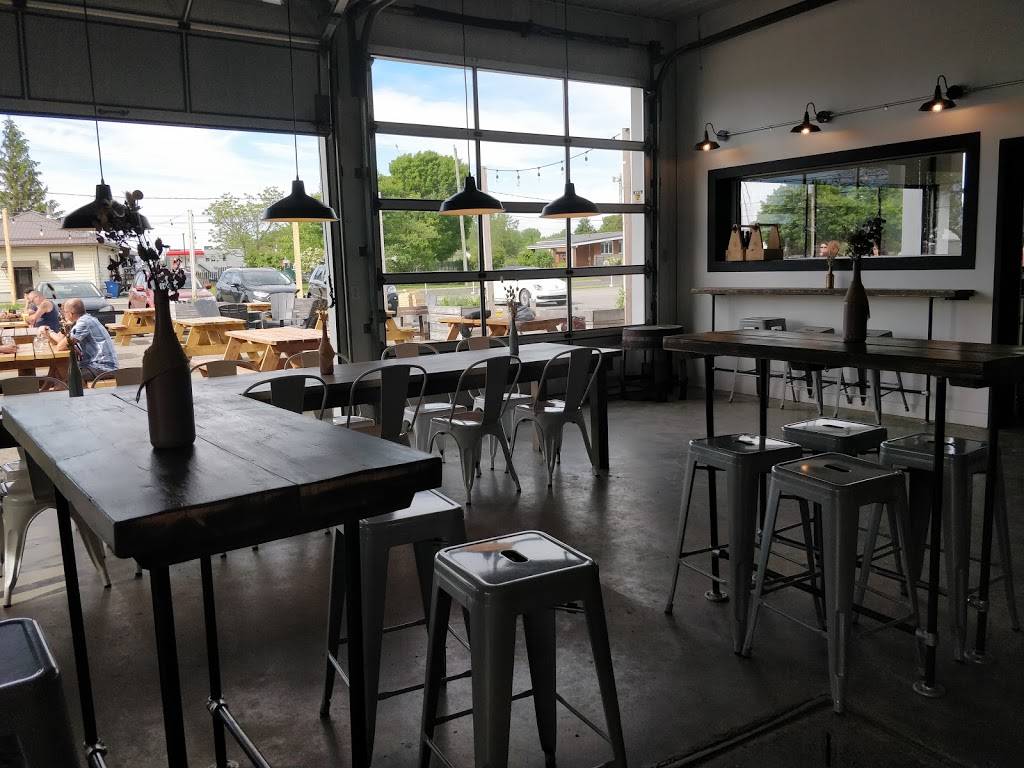 Brasserie distillerie Champ Libre | restaurant | 260 Boulevard Saint-Jean-Baptiste, Mercier, QC J6R 2B8, Canada | 4505073533 OR +1 450-507-3533