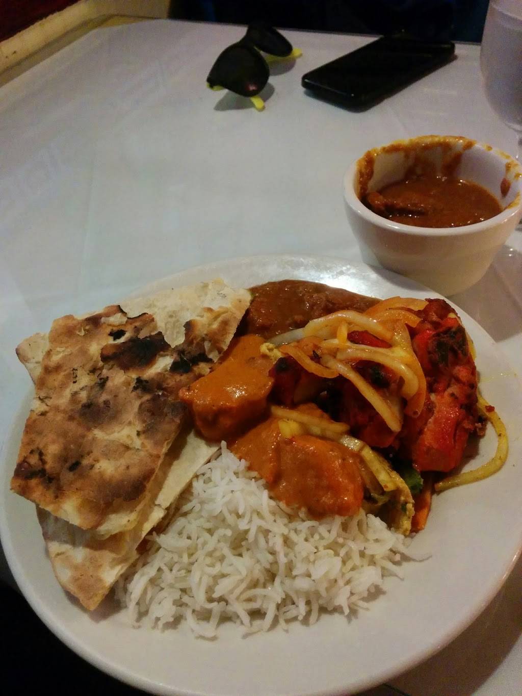 Zaroka Bar and Restaurant | restaurant | 4802, 148 York St, New Haven, CT 06511, USA | 2037768644 OR +1 203-776-8644