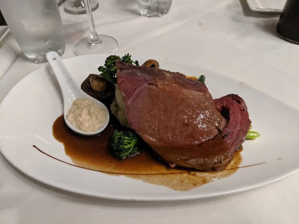 Harpos Restaurant | restaurant | 44 Stevenson Rd S, Oshawa, ON L1J 2K6, Canada | 9054362977 OR +1 905-436-2977