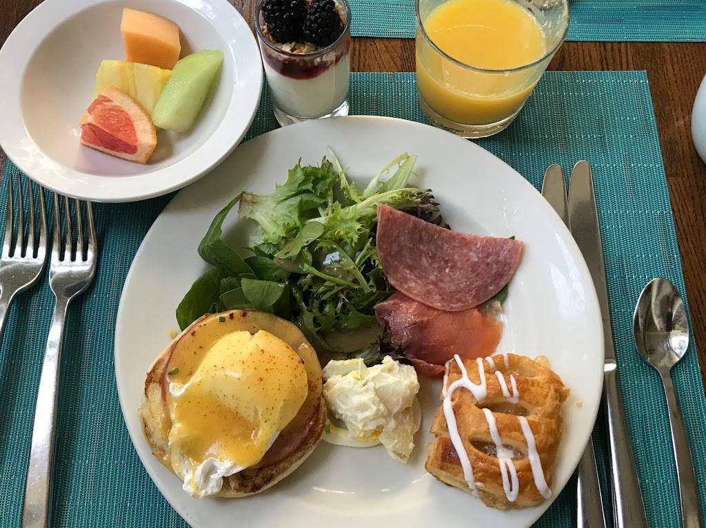 Veranda at the Beachhouse | restaurant | 2365 Kalakaua Ave, Honolulu, HI 96815, USA | 8089214600 OR +1 808-921-4600