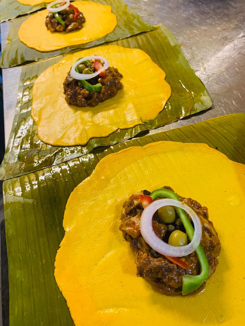 Rica Chichas | restaurant | 2780 Burwood Ave, Orlando, FL 32837, USA | 4076134528 OR +1 407-613-4528