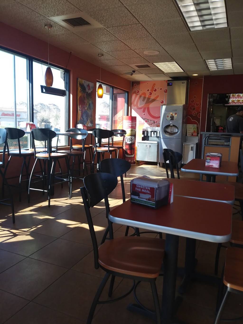 Jack in the Box | restaurant | 20168 CA-18, Apple Valley, CA 92307, USA | 7609462203 OR +1 760-946-2203