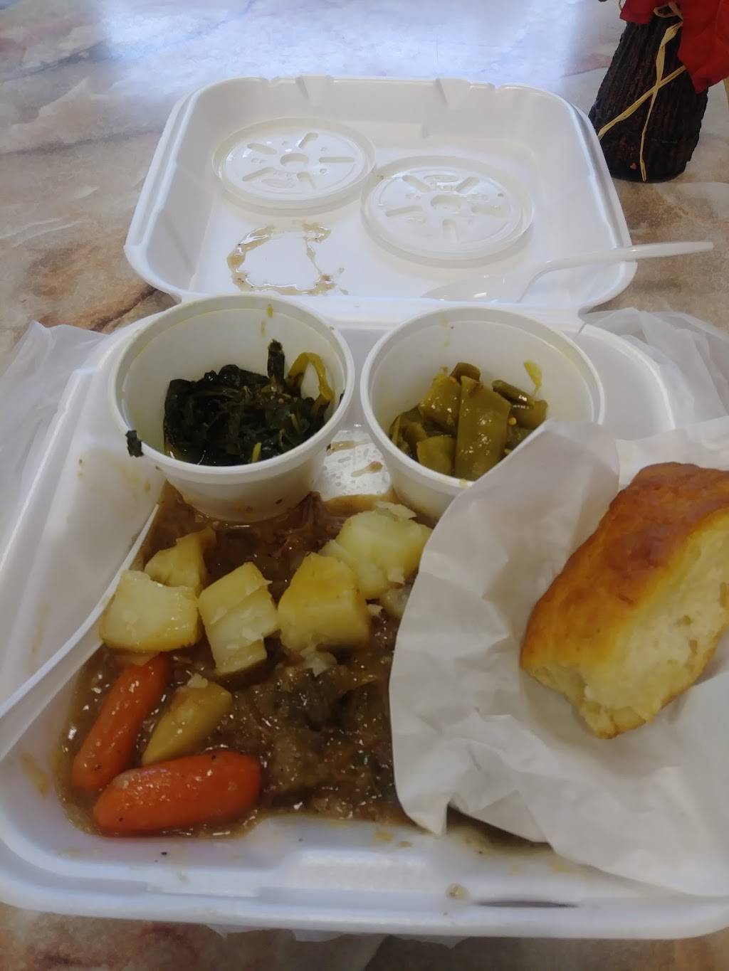 Adas Kitchen | restaurant | 214 W Broadway, Louisville, KY 40202, USA | 5025613762 OR +1 502-561-3762