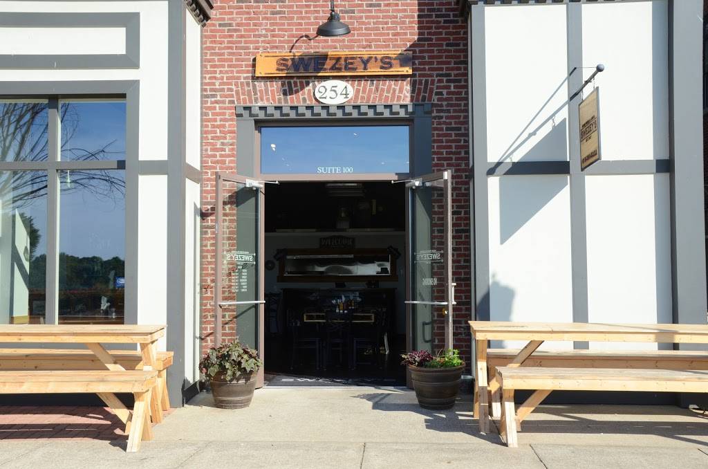 Swezeys Pub | restaurant | 254 Village Square #100, Pleasant View, TN 37146, USA | 6153985222 OR +1 615-398-5222