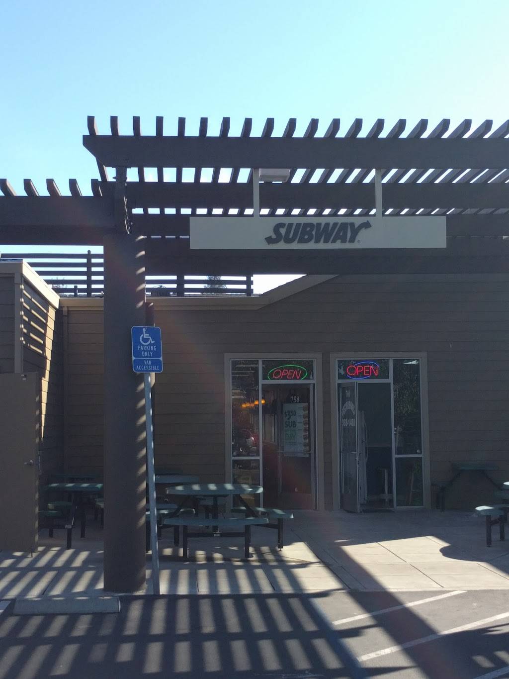Subway Restaurants | restaurant | 758 Woodside Rd, Redwood City, CA 94061, USA | 6502619677 OR +1 650-261-9677