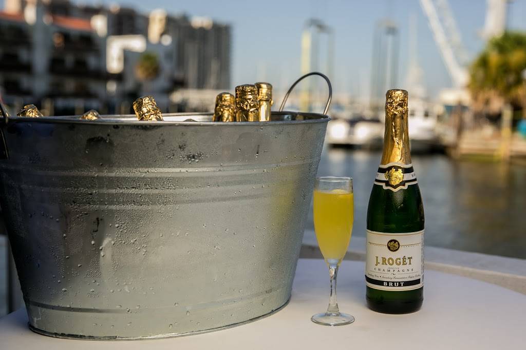 La Maison Du Lac | restaurant | 7412 Lakeshore Dr, New Orleans, LA 70124, USA | 5043090700 OR +1 504-309-0700