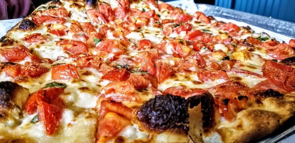 Frank Pepe Pizzeria Napoletana | restaurant | 75 Middlesex Turnpike, Burlington, MA 01803, USA | 7812737377 OR +1 781-273-7377