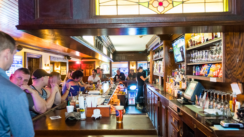 Black Water Tavern & Tap | restaurant | 12443 Broadway, Alden, NY 14004, USA | 7169024317 OR +1 716-902-4317