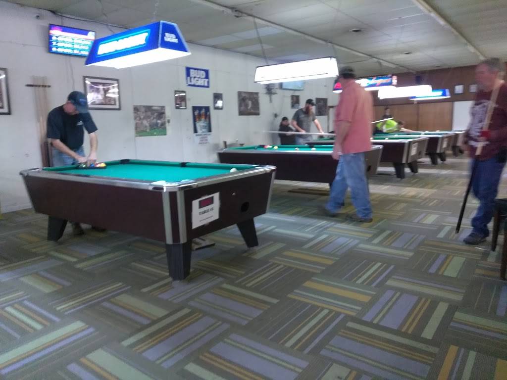 Padgetts Place Bar and Grill | restaurant | 215 S Alvarado Ave, Belle, MO 65013, USA | 5738593377 OR +1 573-859-3377