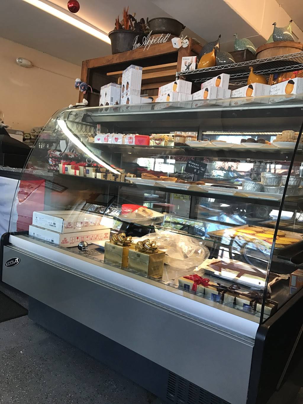 Bistro Bistro | bakery | 506 Northwood Rd, West Palm Beach, FL 33407, USA | 5612281081 OR +1 561-228-1081