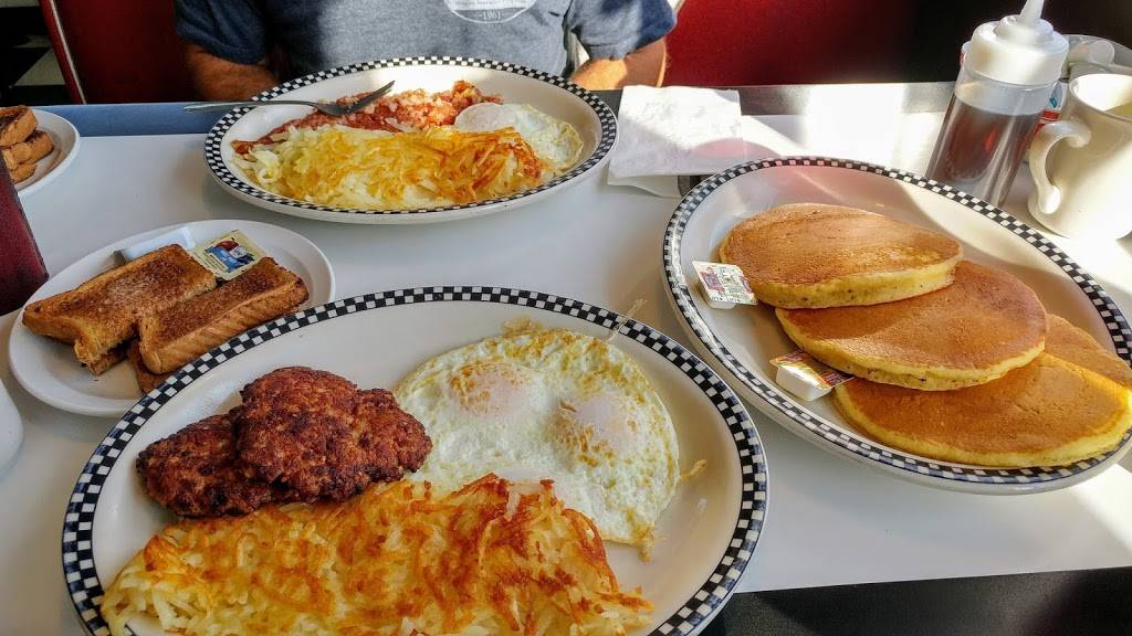 Bucks Diner | restaurant | 8927 Dixie Hwy, Fair Haven, MI 48023, USA | 5867251000 OR +1 586-725-1000