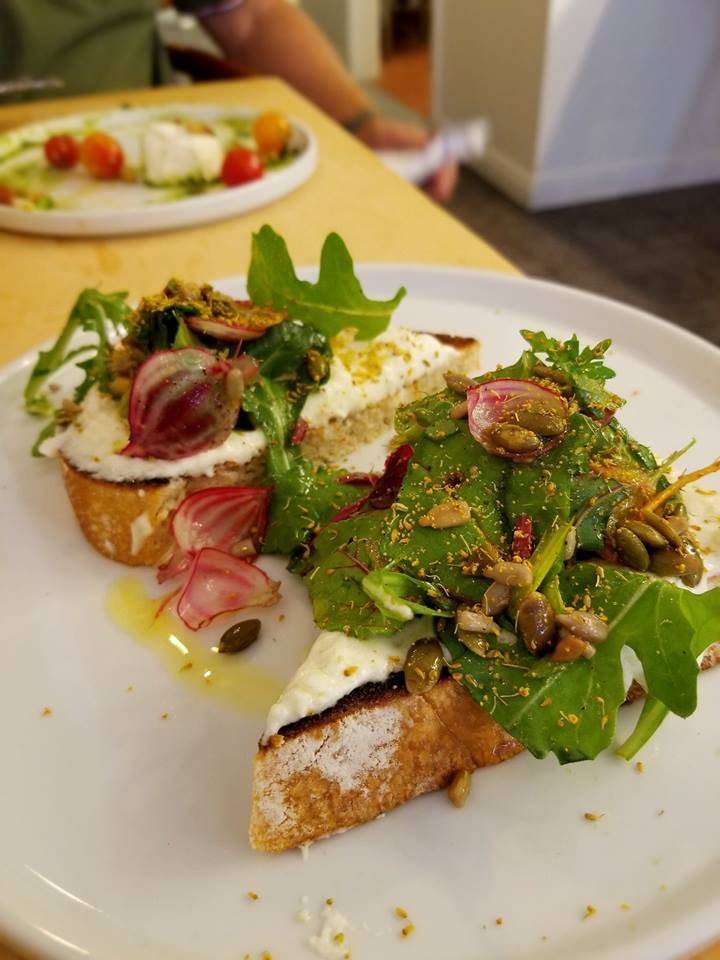 Moody Rooster | restaurant | 2891 Agoura Rd, Westlake Village, CA 91361, USA | 8053703131 OR +1 805-370-3131