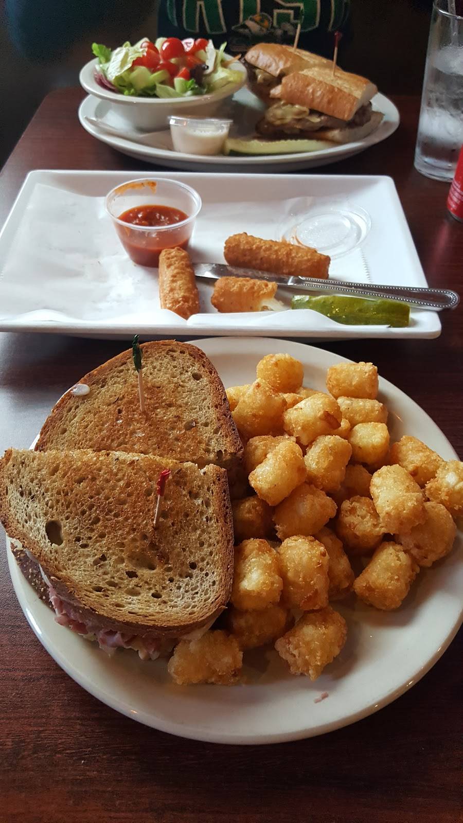 Stormys Tavern and Grille | restaurant | 1735 Orchard Ln, Northfield, IL 60093, USA | 8474418290 OR +1 847-441-8290