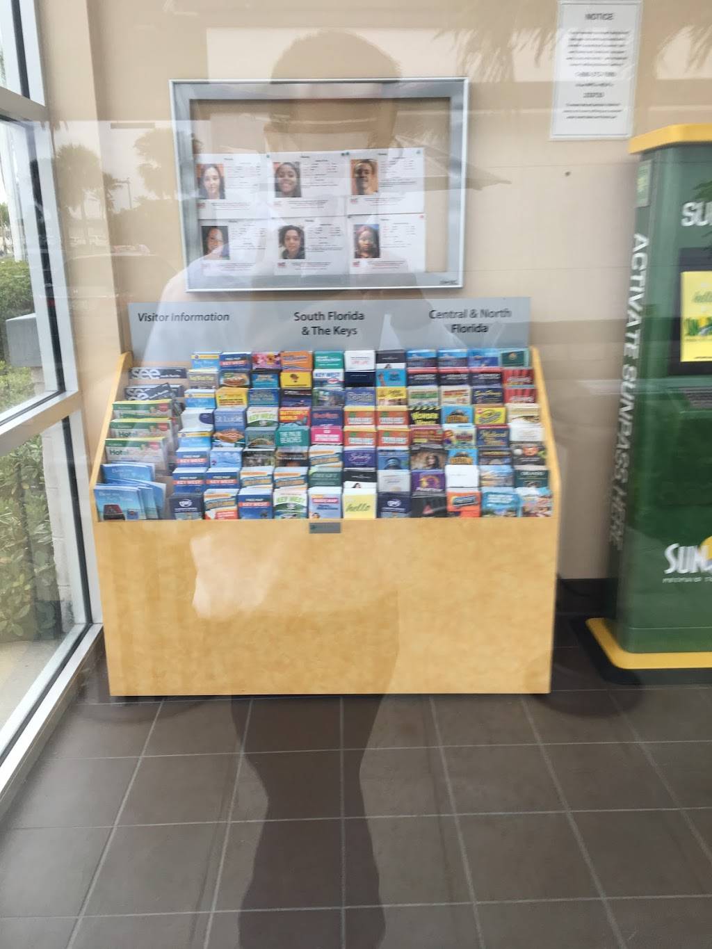 Dunkin | bakery | Florida Turnpike MM 19, Miami, FL 33186, USA | 3052533755 OR +1 305-253-3755