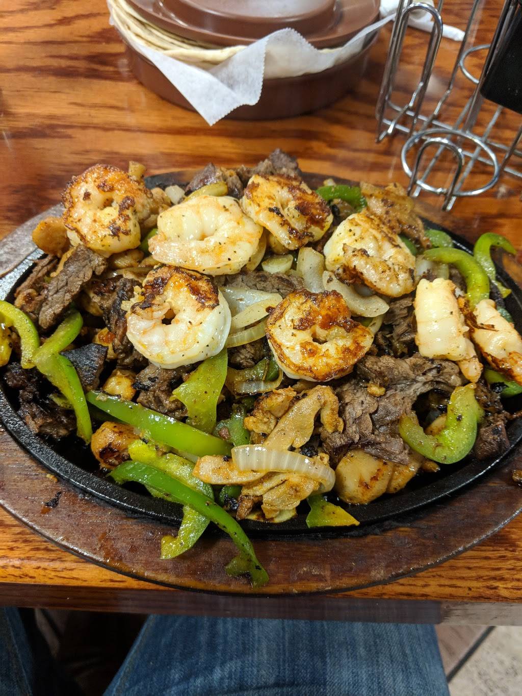 La Parrilla Mexican Restaurant | restaurant | 5565 Tezel Rd, San Antonio, TX 78250, USA | 2106473200 OR +1 210-647-3200